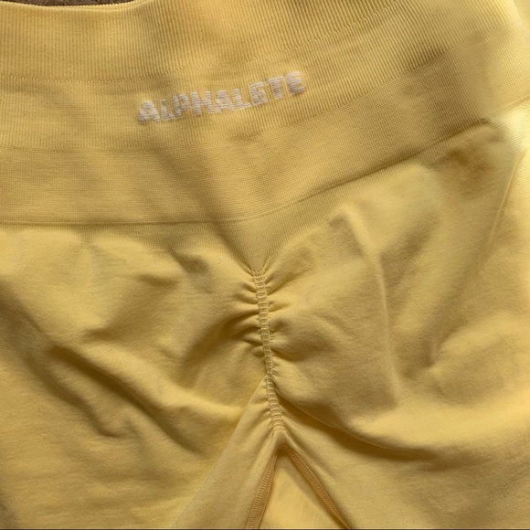 Alphalete ‘Amplify’ Seamless Legging (S) - lemonade - Picture 3 of 5